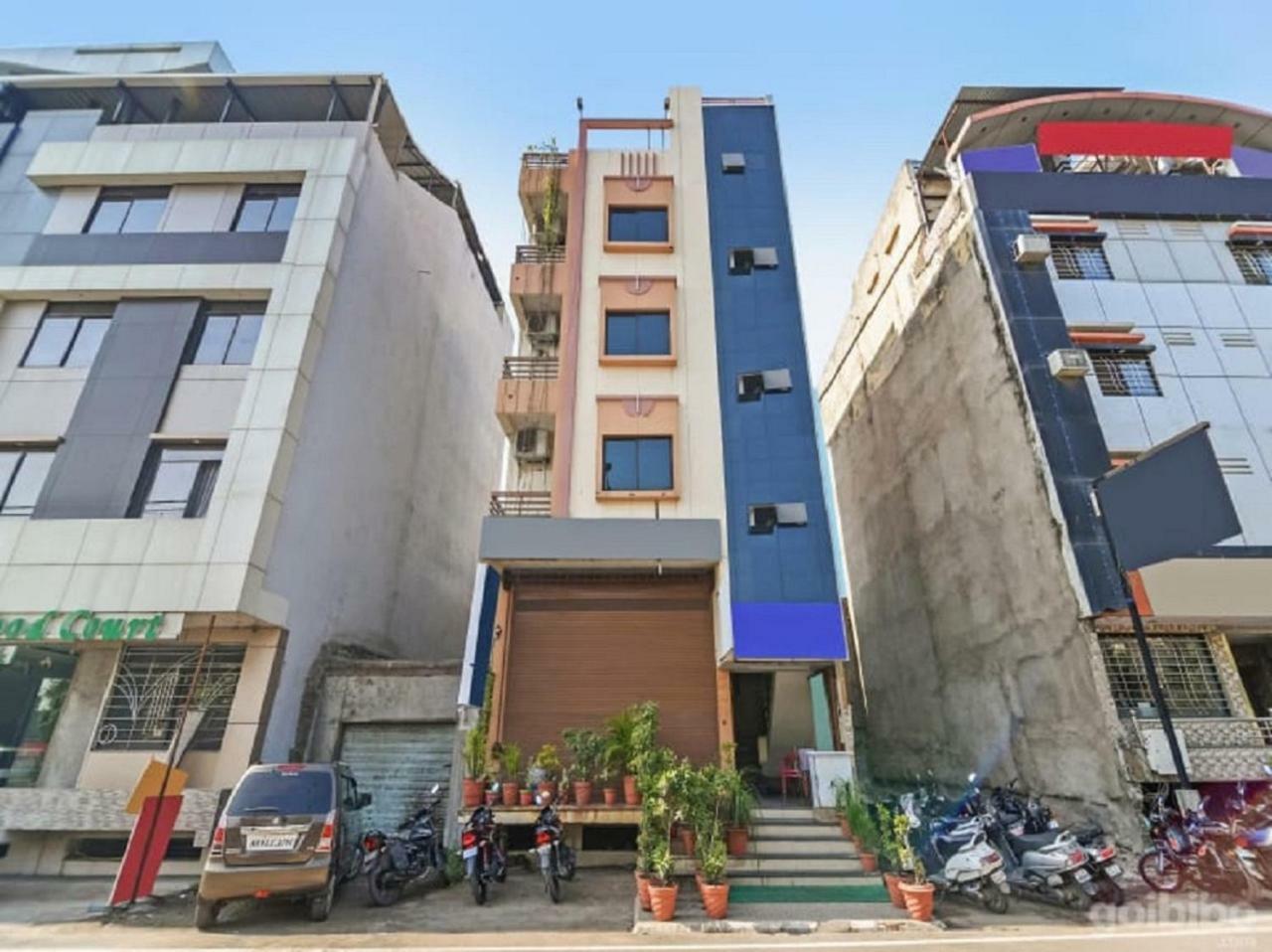 Hotel Kalash Ujjain Extérieur photo